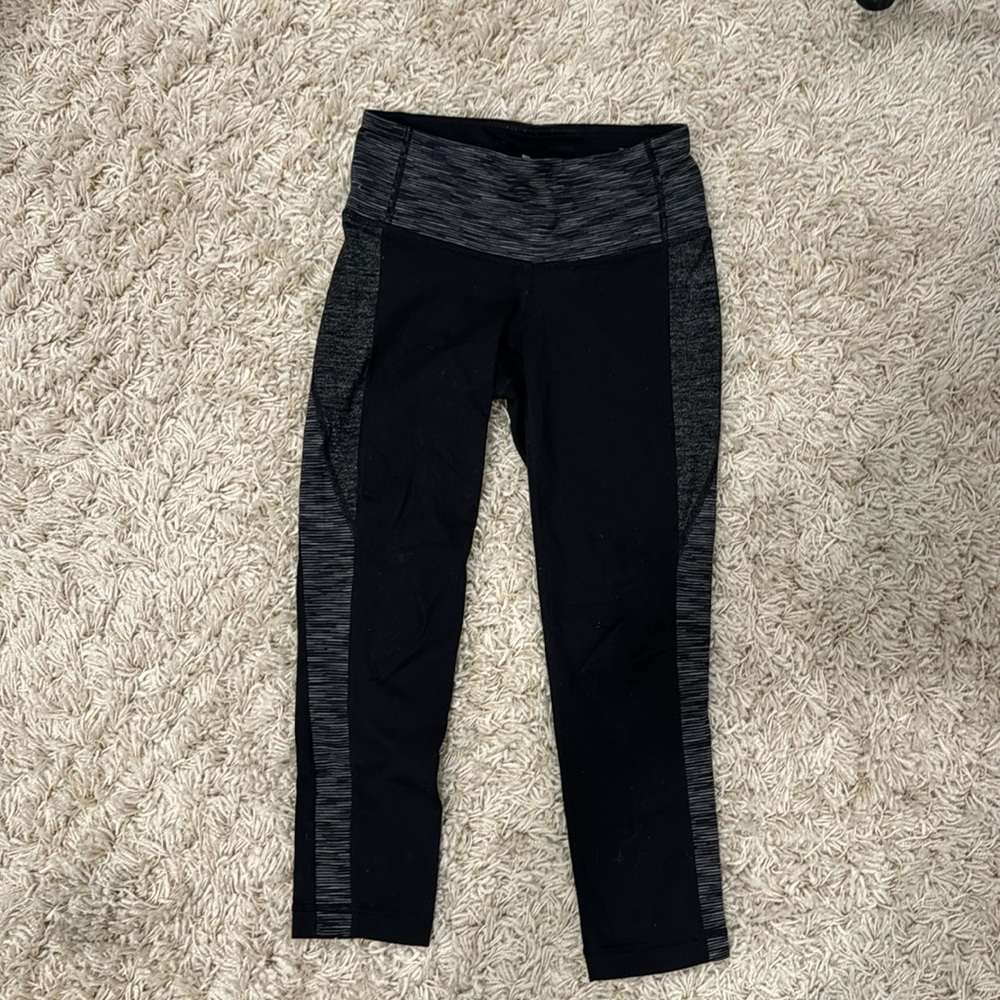 Athleta Capri leggings mid rise